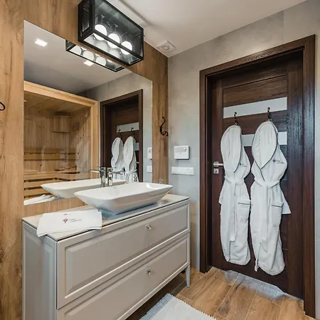 アパート Ostoja Zaskalskie Rubin 52 M2 ヤボルキ