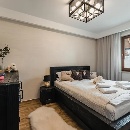 Ostoja Zaskalskie Rubin 52 M2 アパート